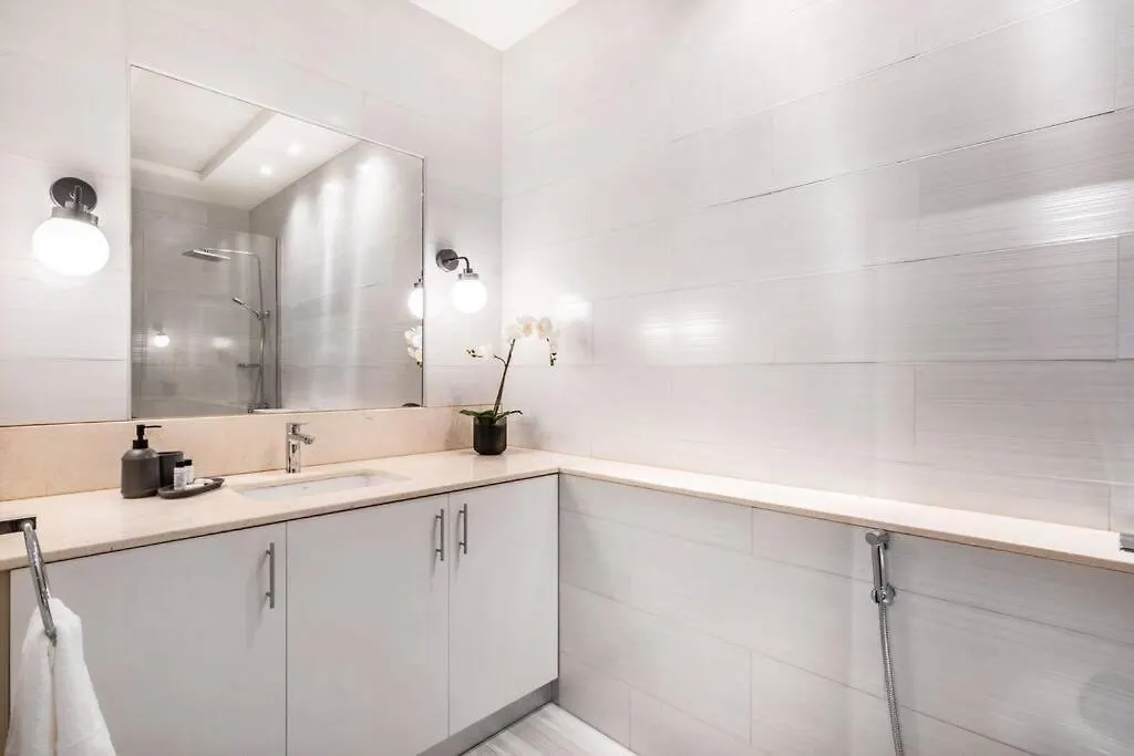 First Class 2Br With Magical Duplex In Central Park Dubai