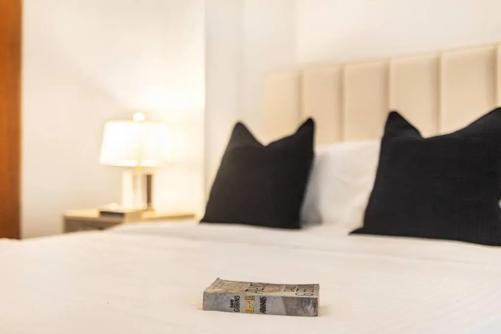 First Class 2Br With Magical Duplex In Central Park Dubai