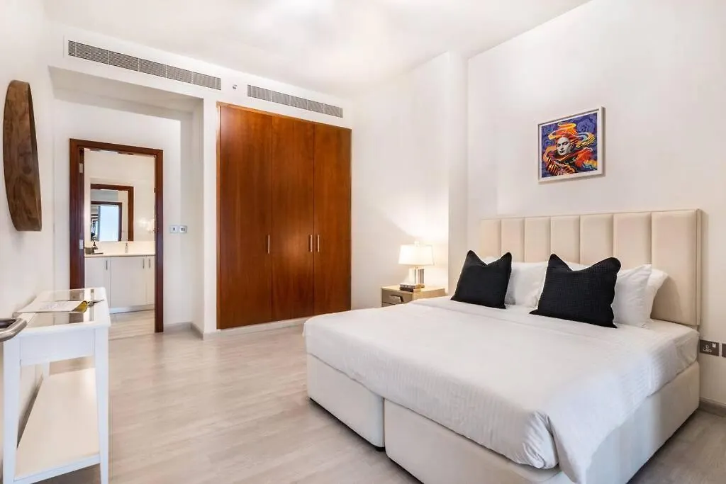 First Class 2Br With Magical Duplex In Central Park Dubai Apartment