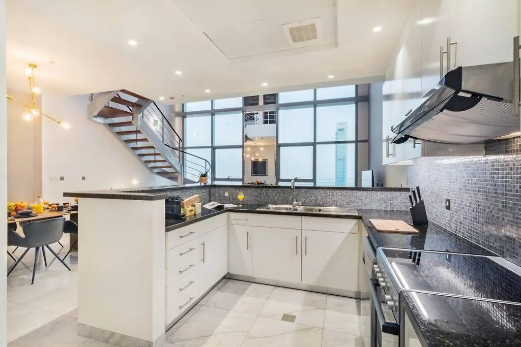 First Class 2Br With Magical Duplex In Central Park Dubai Apartment